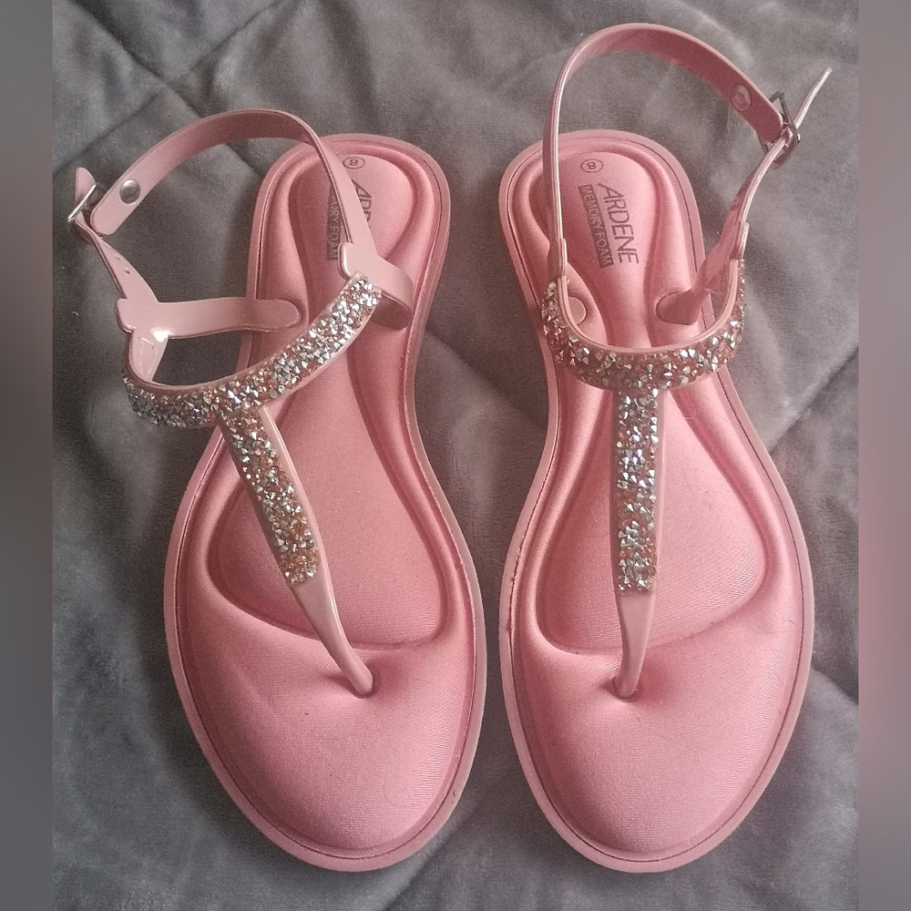 NWOT ARDENE SANDALS